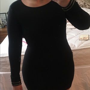 Size L Kardashian collection dress. Very sleek!